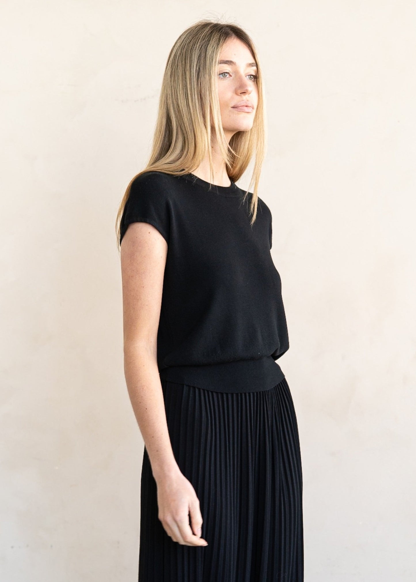 SOPHIA BLACK KNIT TOP
