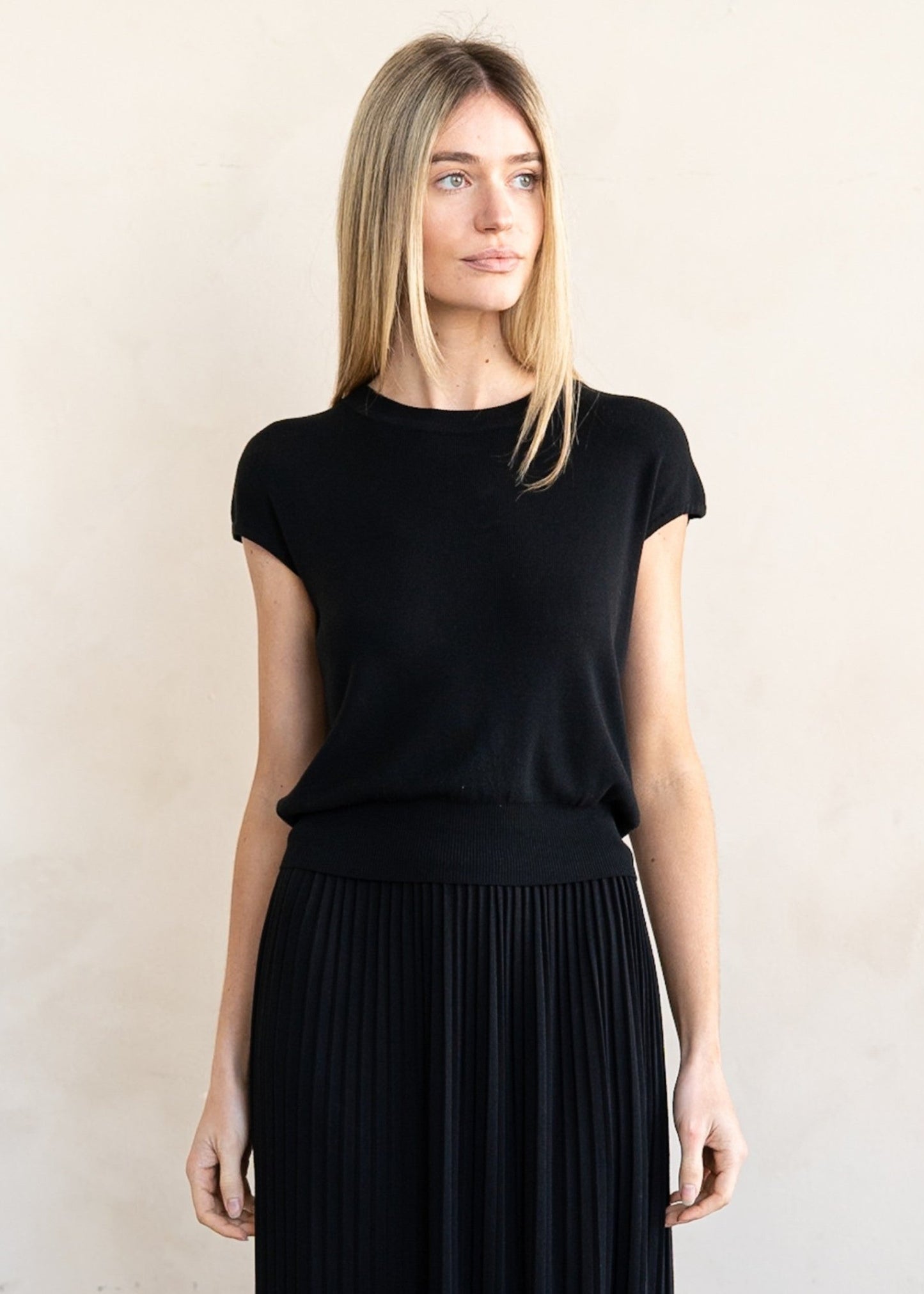 SOPHIA BLACK KNIT TOP