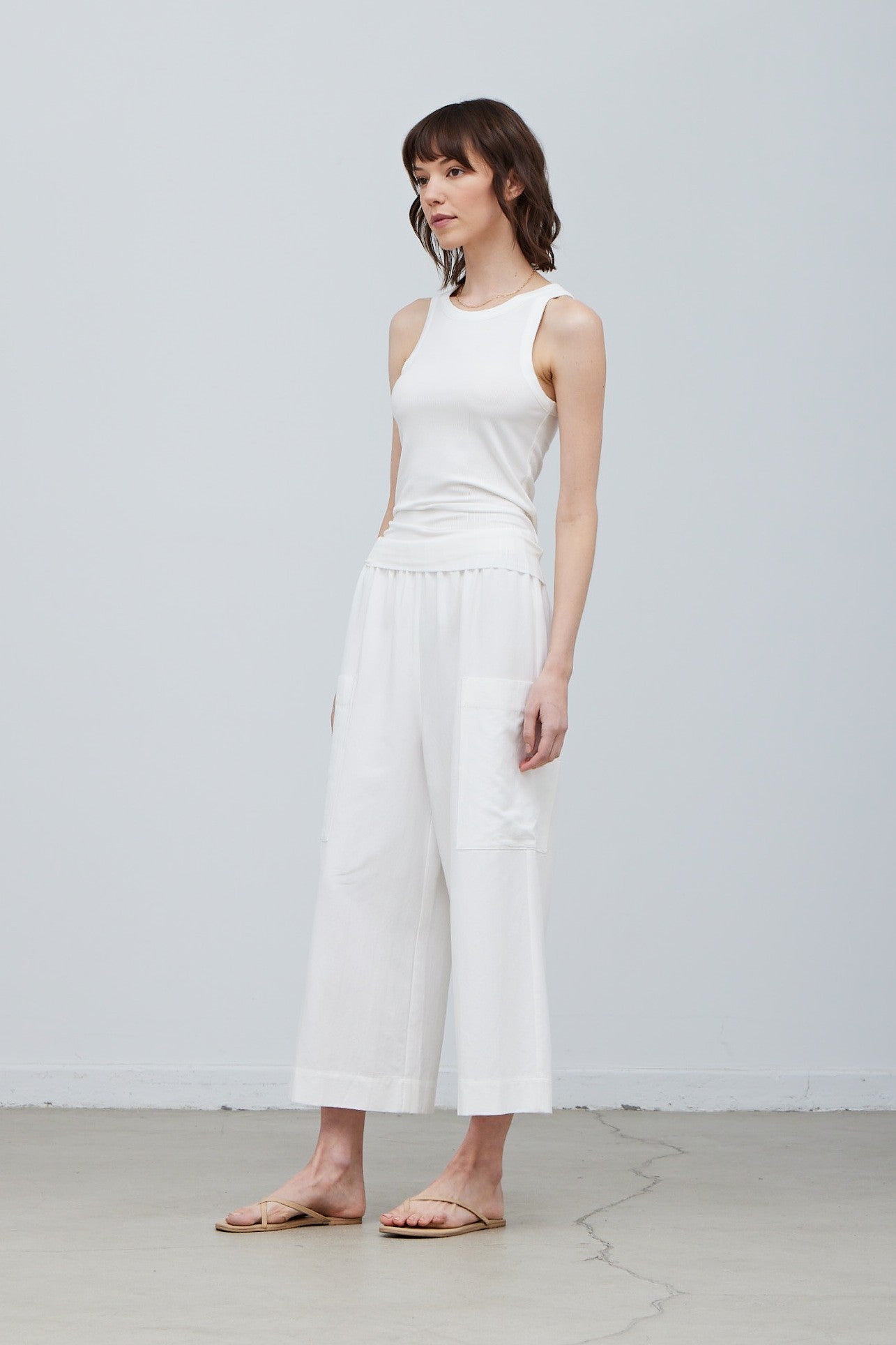 GRADE & GATHER THE BINDING RIBBED TANK TOP – A COMFORTABLE, FIGURE-FLATTERING STAPLE FOR EVERYDAY WEAR OFF WHITE COLOR