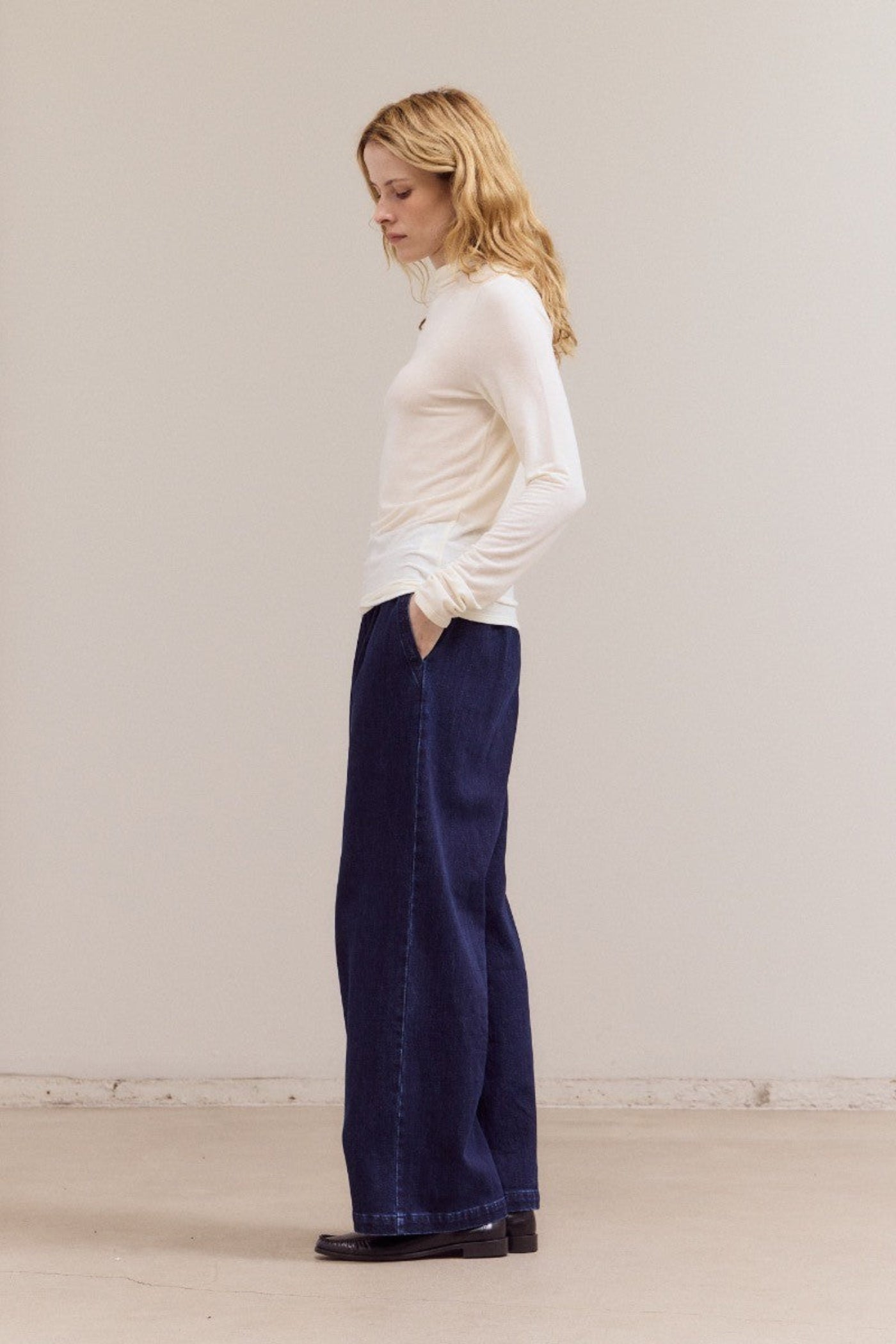 BASIC LONGSLEEVE IVORY TOP