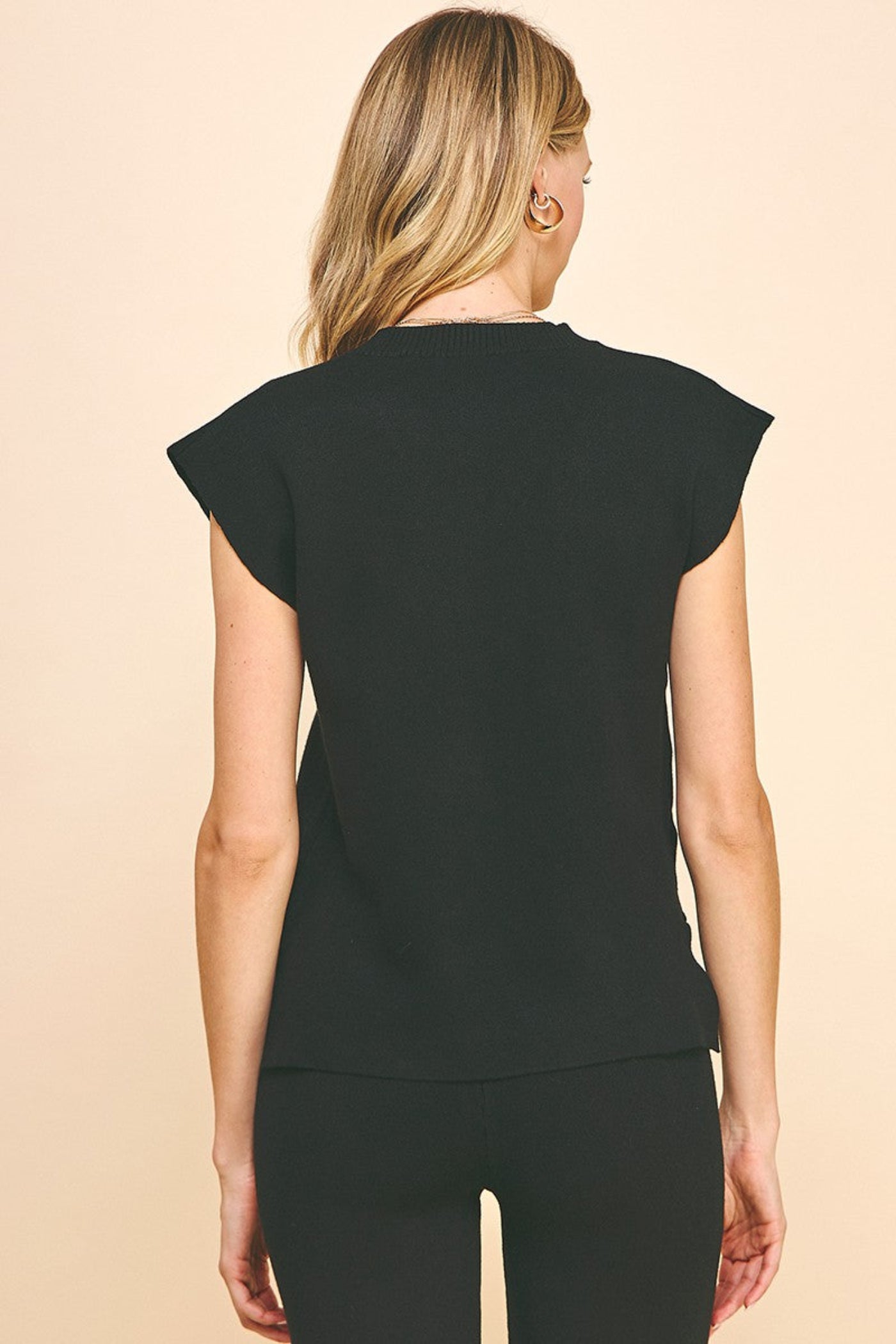PINCH V-NECK SWEATER VEST – RELAXED WITH MODERN EDGE