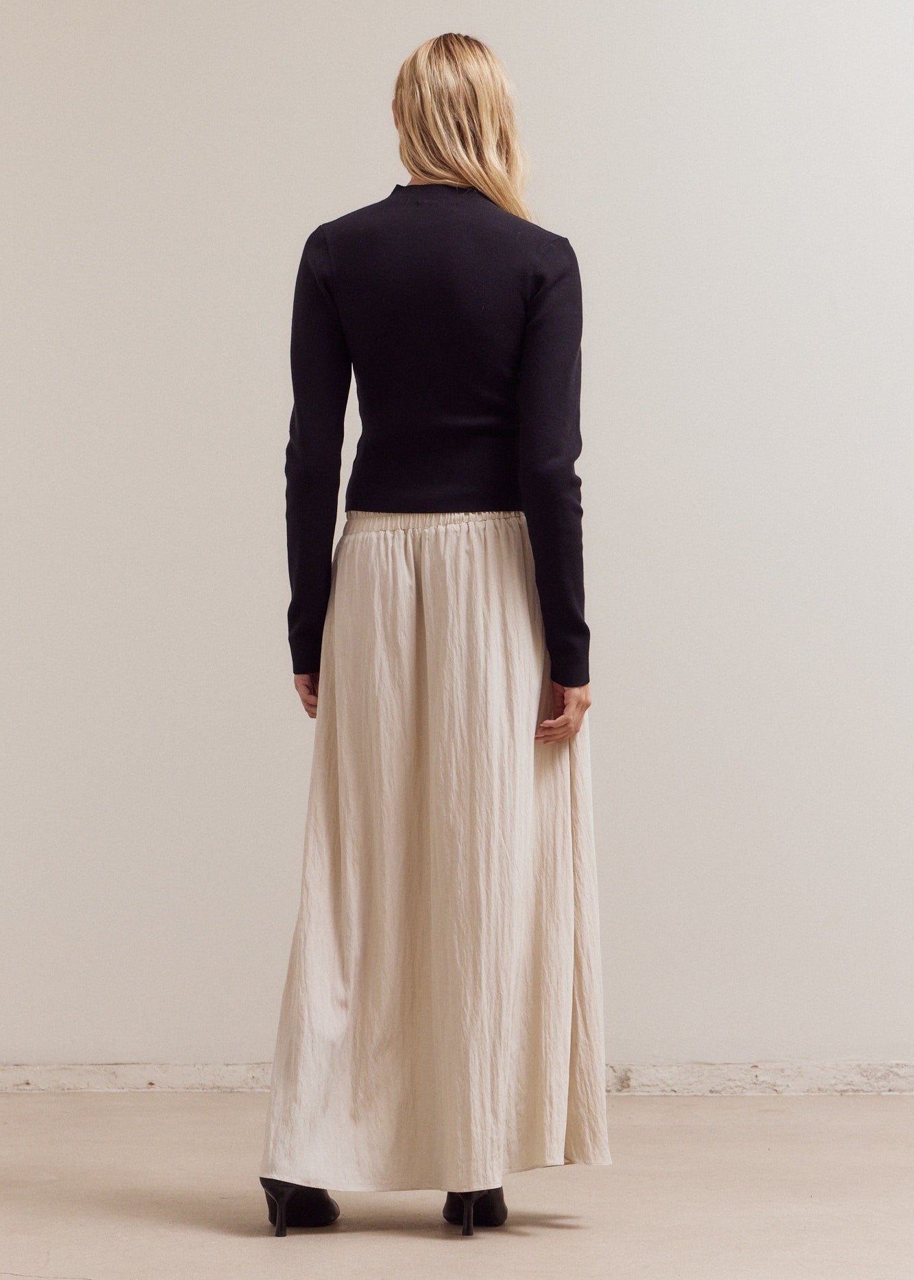 PULL ON SKIRT