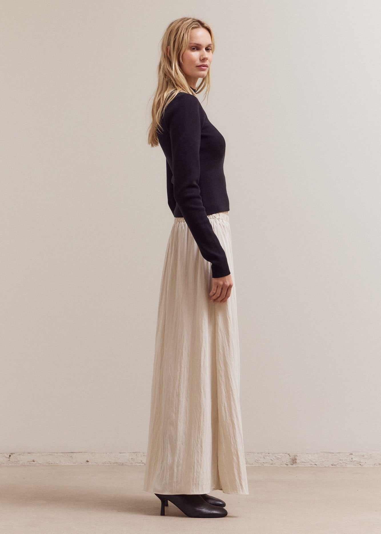 SKIRT WITH POCKETS