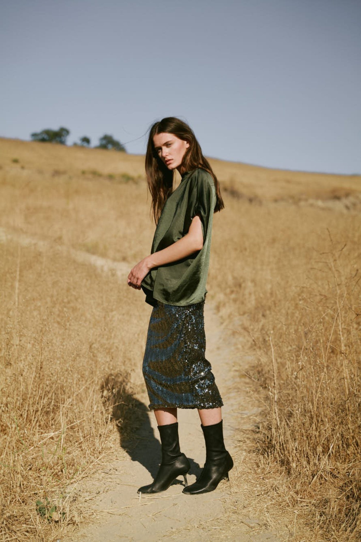 SEQUIN MIDI SKIRT