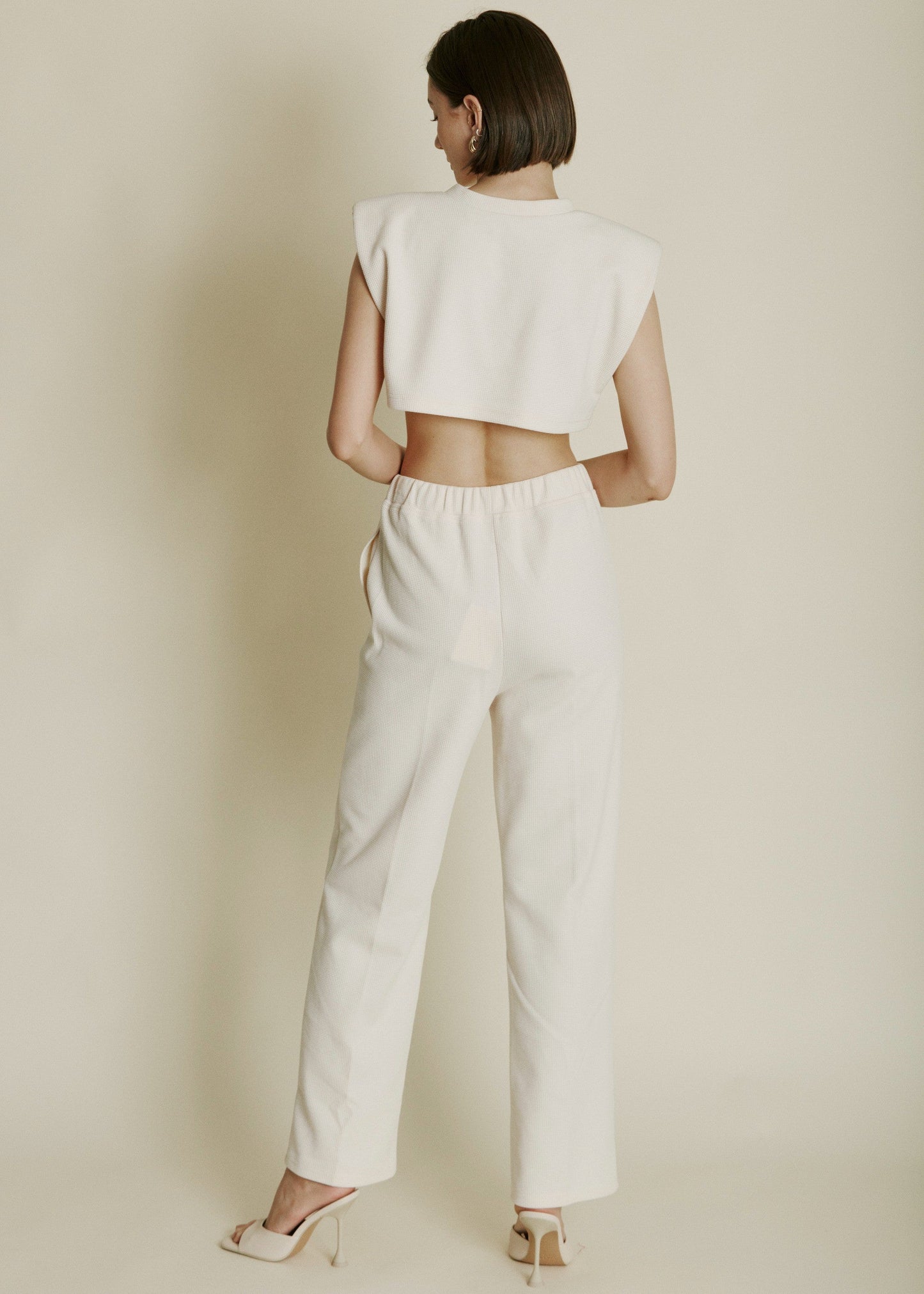 AUREUM WAFFLE KNIT CROPPED PADDED TOP