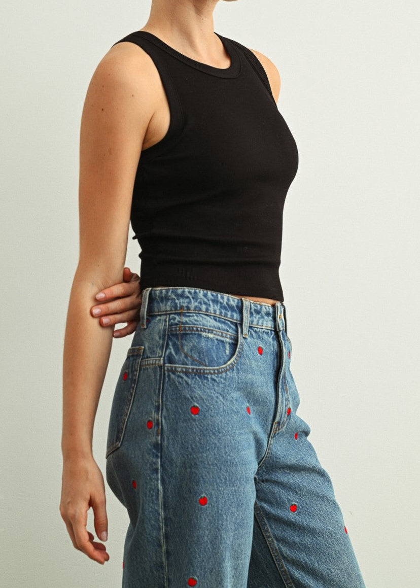 BLACK SLEEVELESS RIBBED TANK TOP
