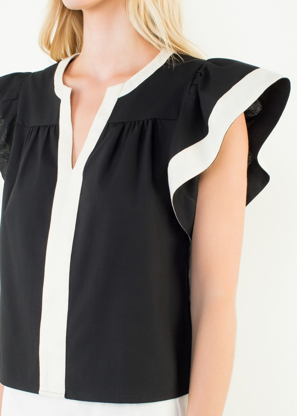 FLUTTER SLEEVE TOP