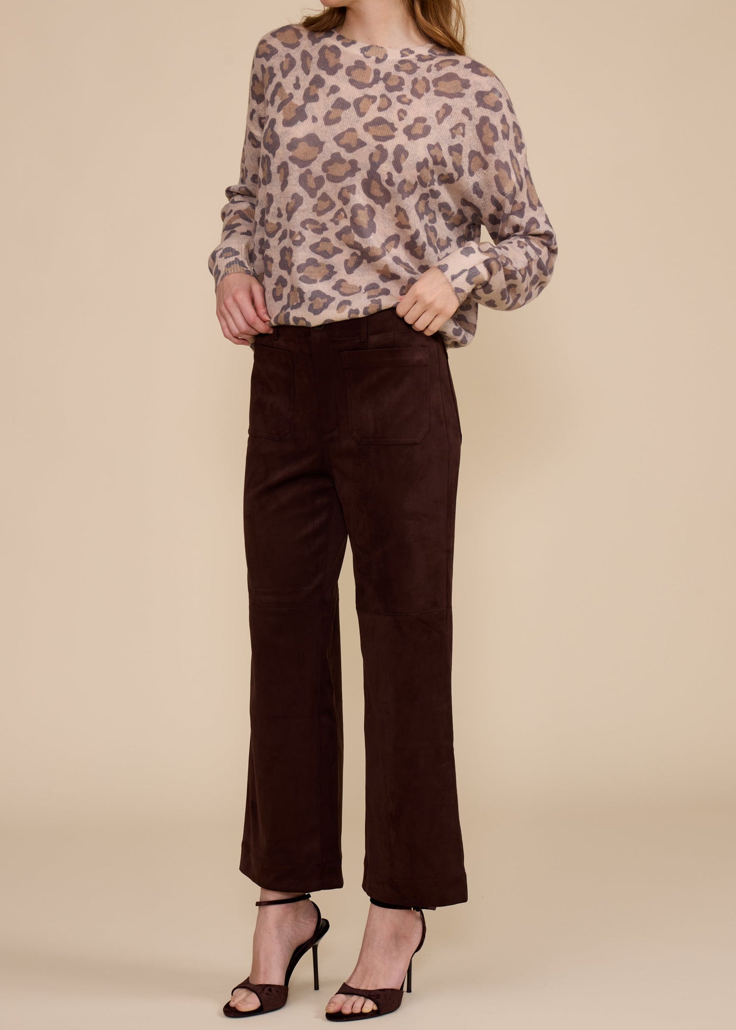 LEOPARD CREWNECK SWEATER