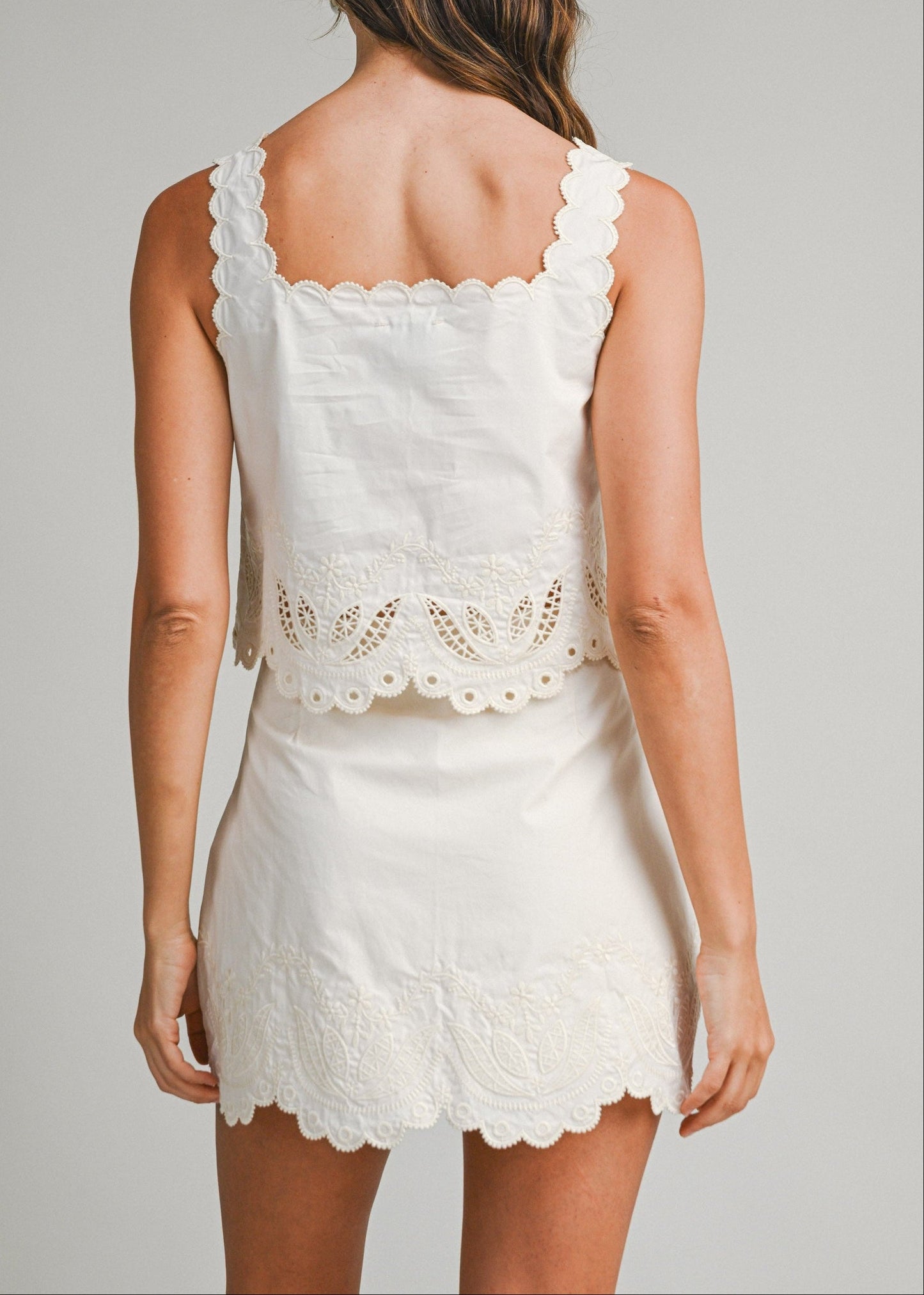 ECRU CROP TOP