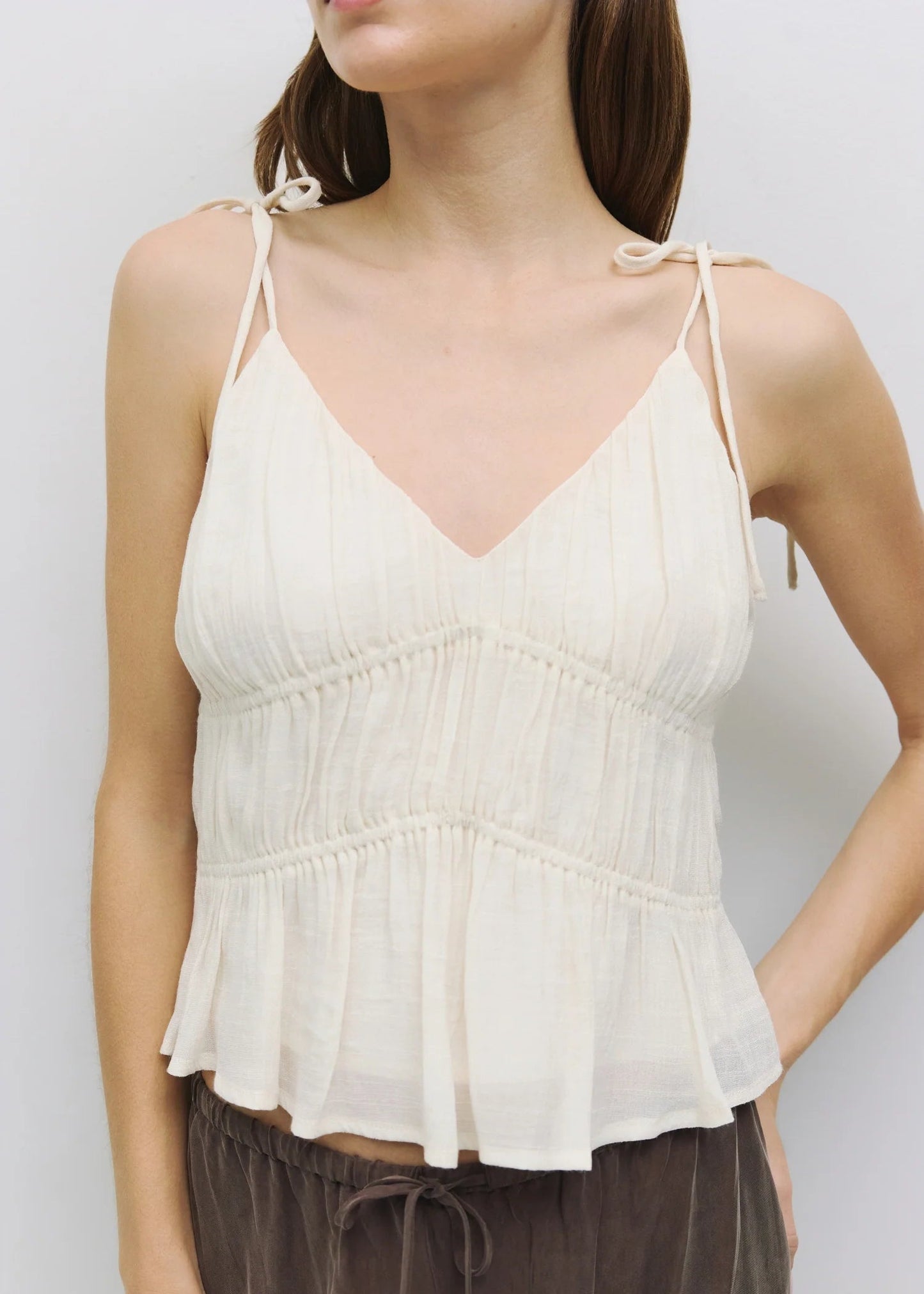 MOD REF THE KENDRA TOP – A CROPPED SLIP-STYLE TANK WITH GATHERED DETAILING AND ADJUSTABLE TIES CREAM COLOR