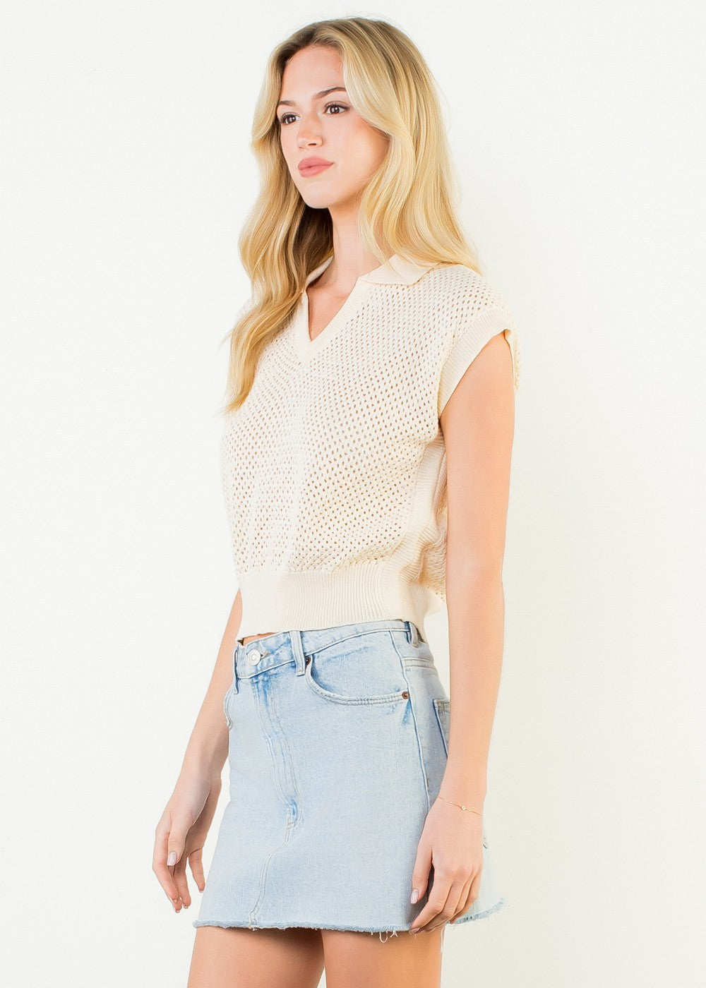 CREAM V NECK 
